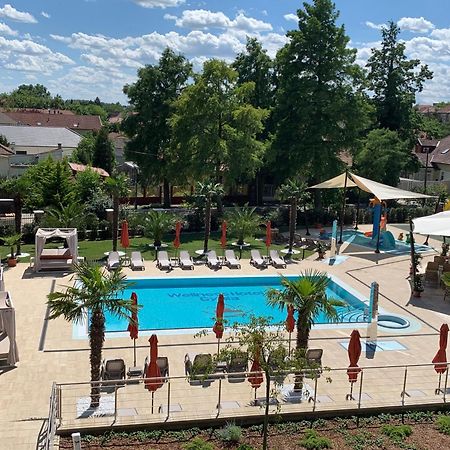 Wellness Hotel Gyula Εξωτερικό φωτογραφία