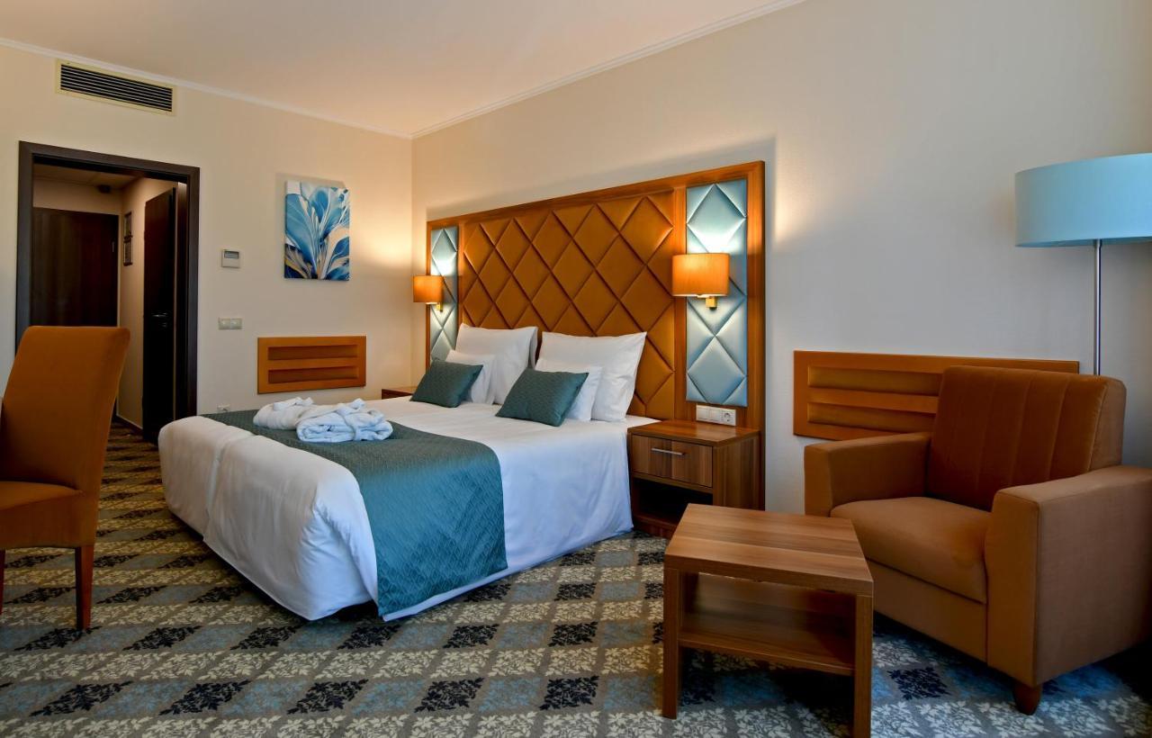 Wellness Hotel Gyula Εξωτερικό φωτογραφία