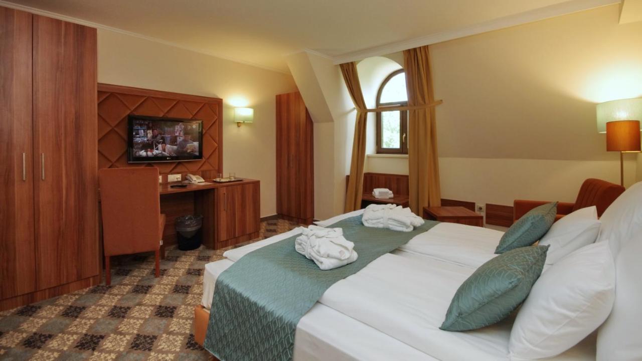 Wellness Hotel Gyula Εξωτερικό φωτογραφία