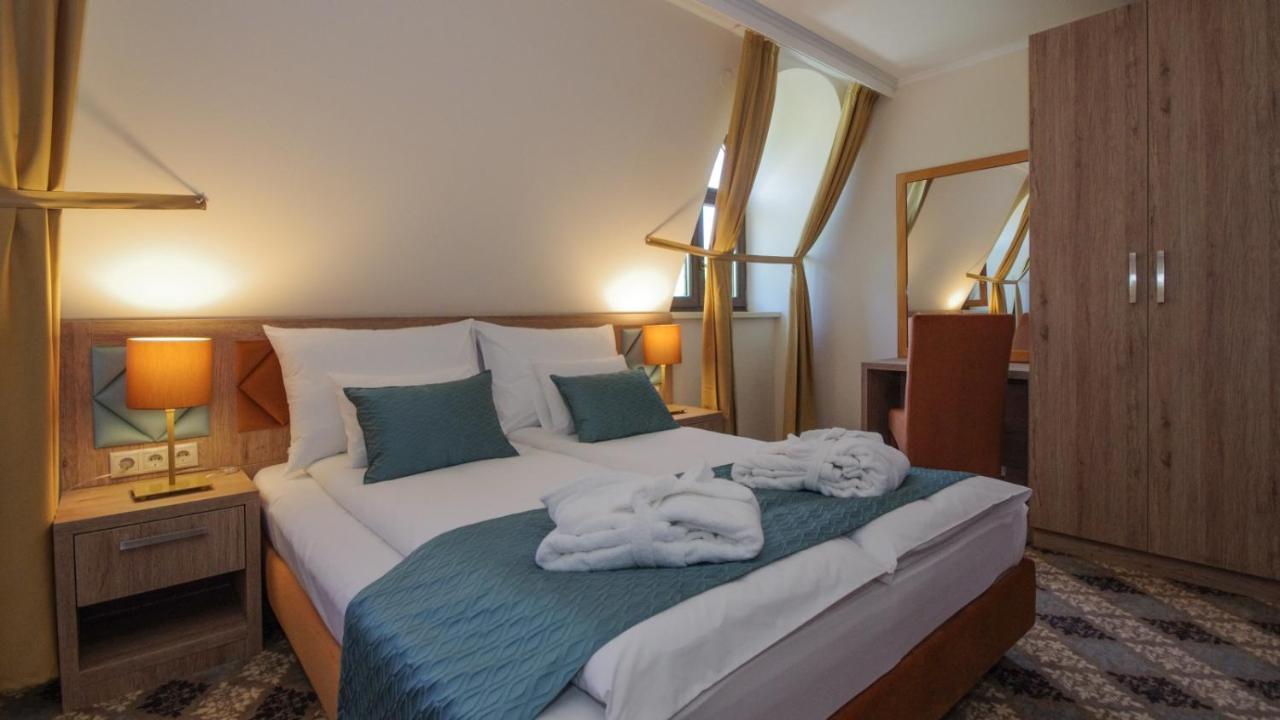 Wellness Hotel Gyula Εξωτερικό φωτογραφία