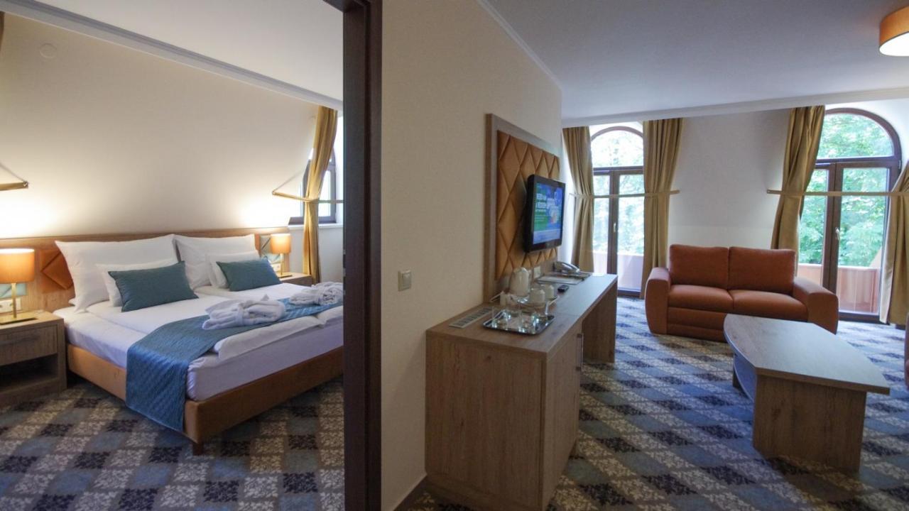 Wellness Hotel Gyula Εξωτερικό φωτογραφία