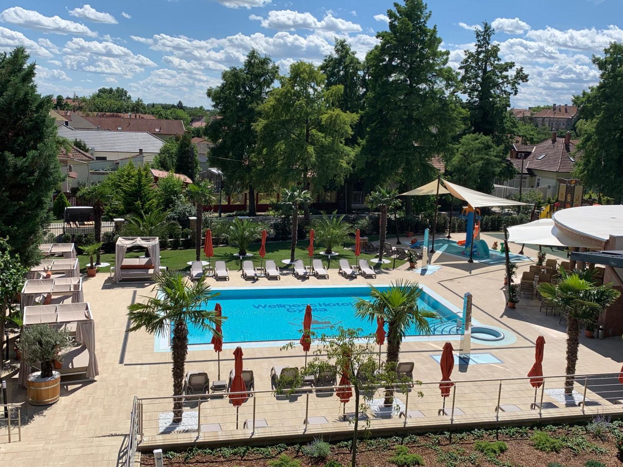 Wellness Hotel Gyula Εξωτερικό φωτογραφία