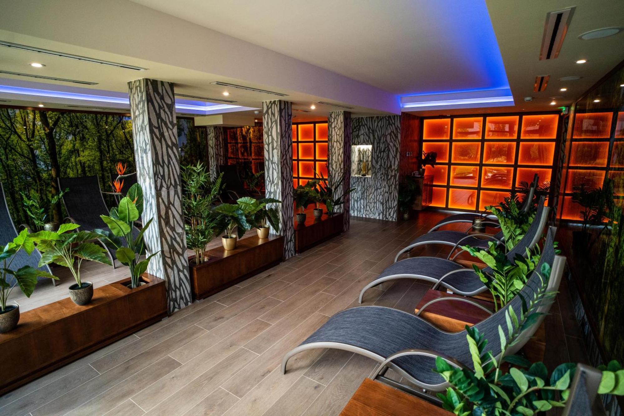 Wellness Hotel Gyula Εξωτερικό φωτογραφία