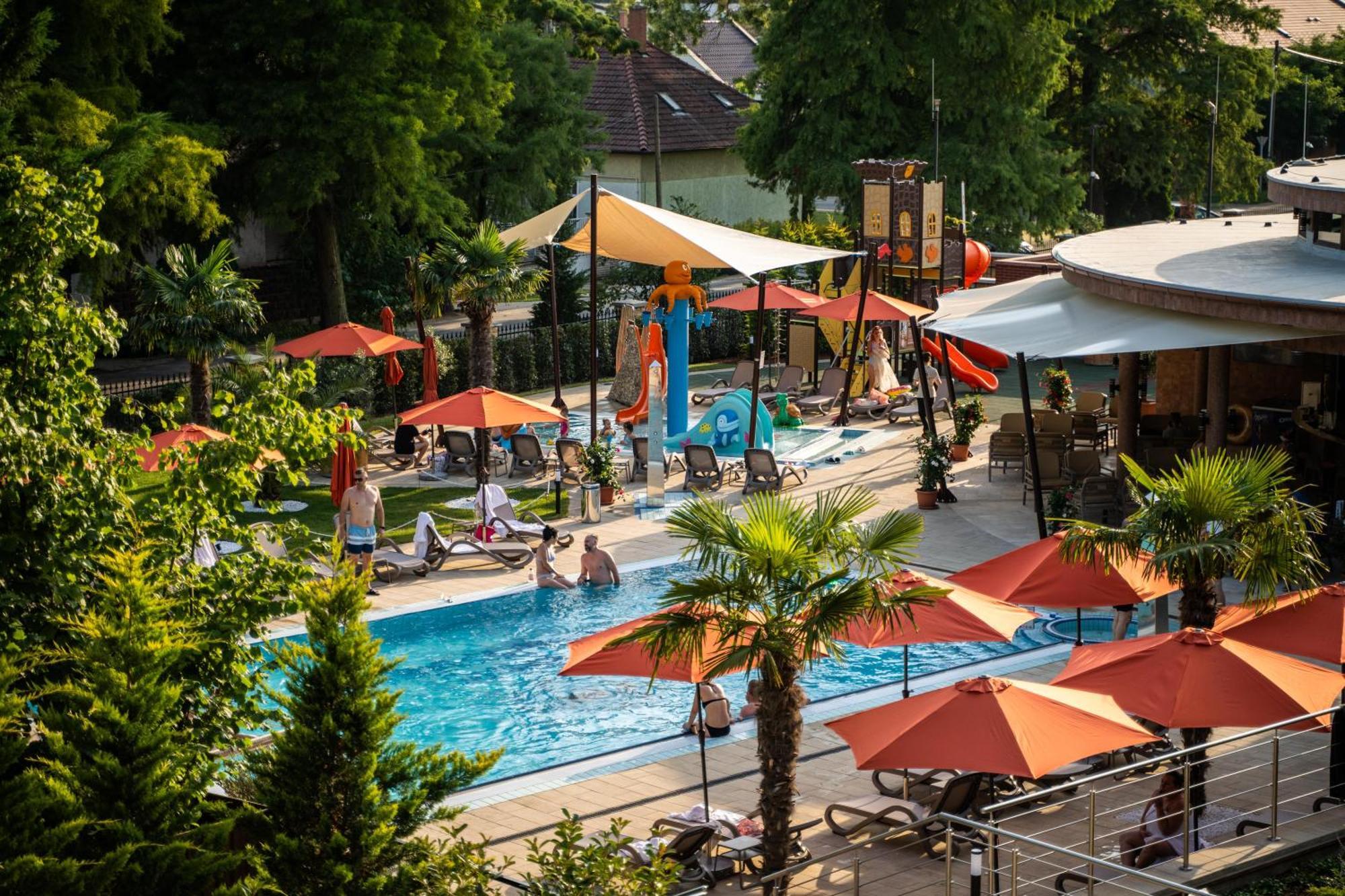 Wellness Hotel Gyula Εξωτερικό φωτογραφία