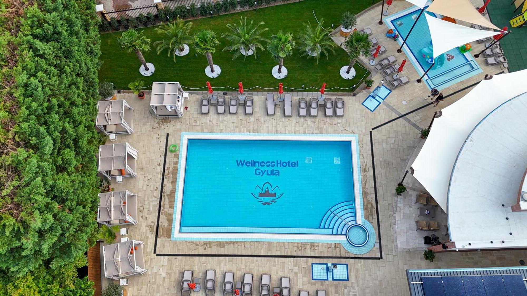 Wellness Hotel Gyula Εξωτερικό φωτογραφία