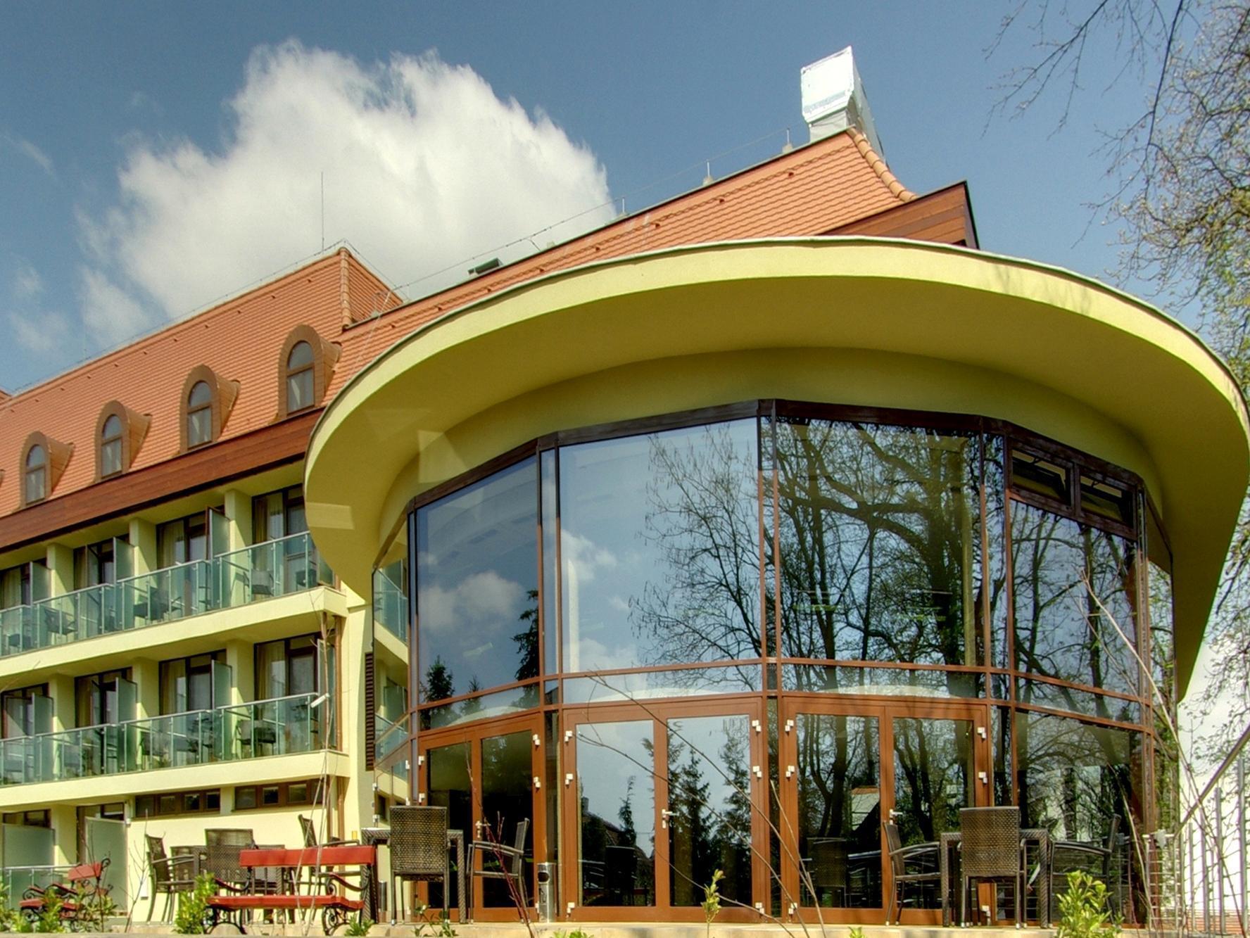 Wellness Hotel Gyula Εξωτερικό φωτογραφία