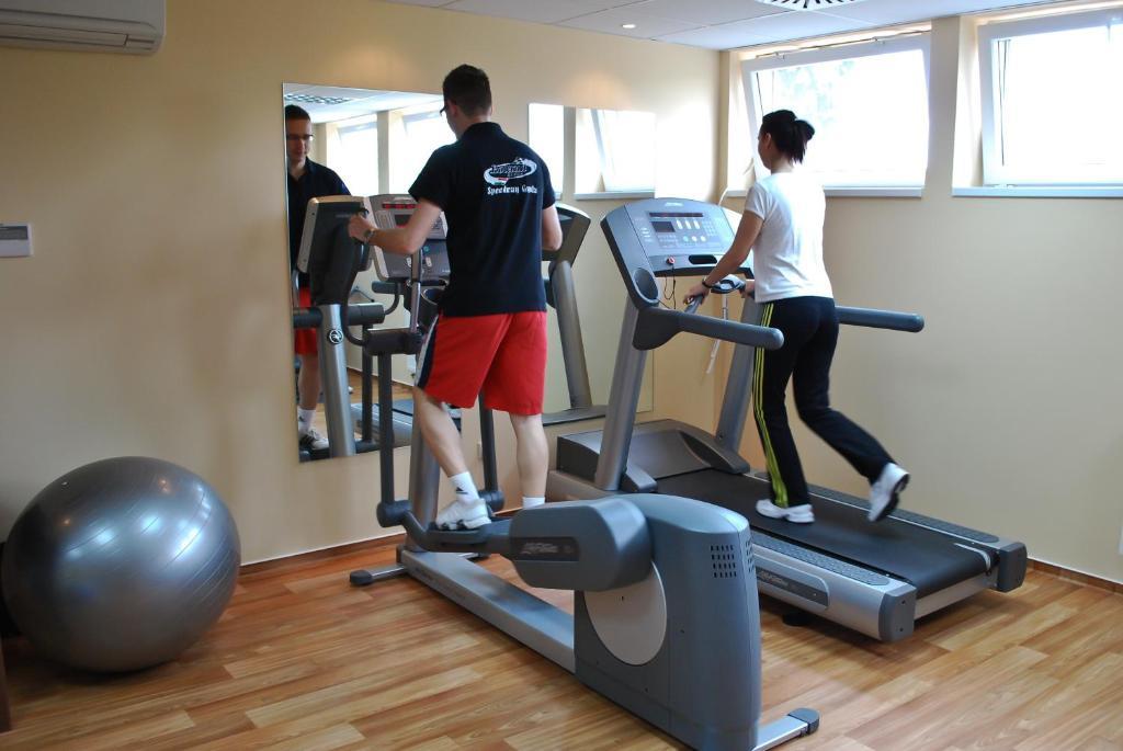Wellness Hotel Gyula Εξωτερικό φωτογραφία