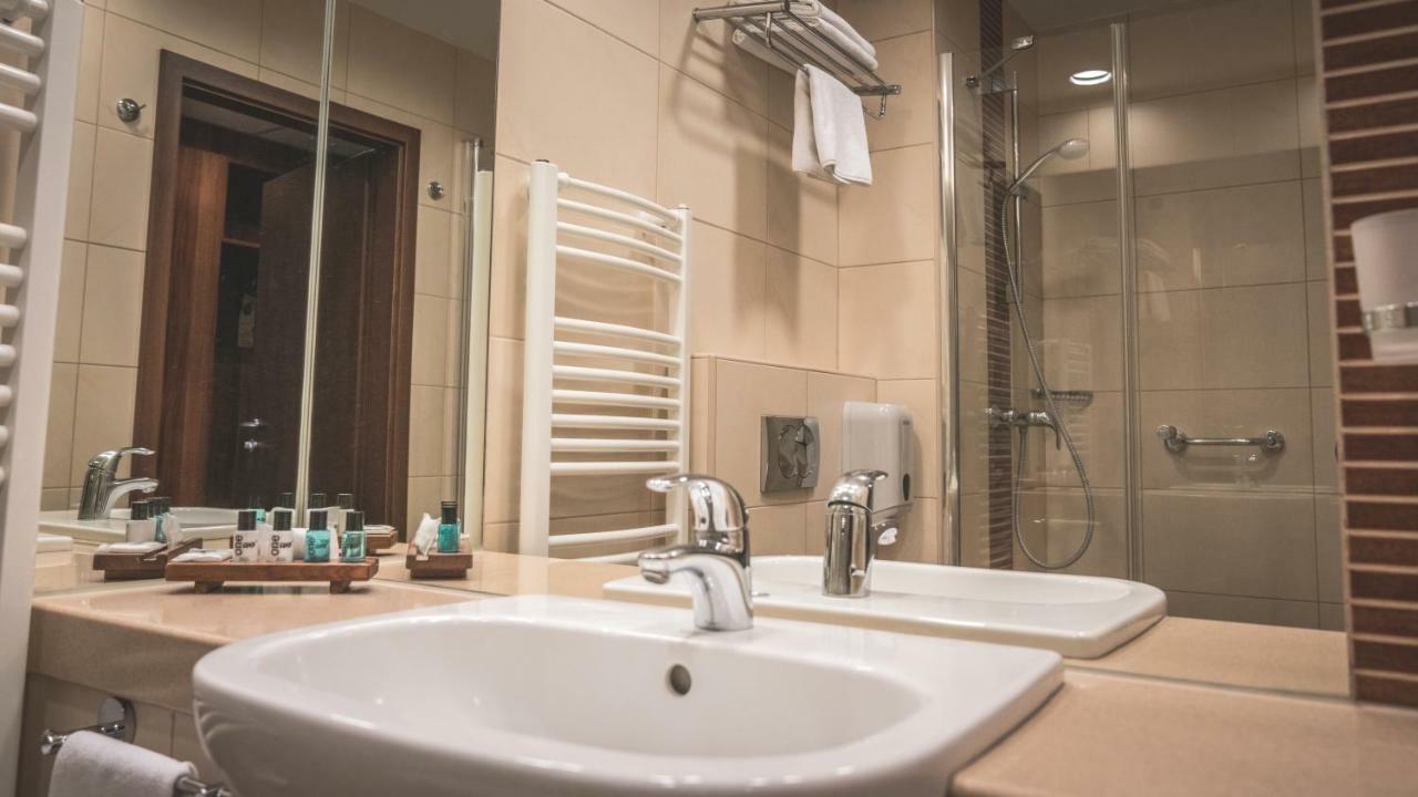Wellness Hotel Gyula Εξωτερικό φωτογραφία
